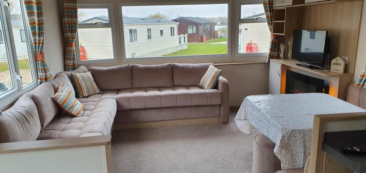 Ksr Hot Tub Holiday Home At Tattershall Lakes ภายนอก รูปภาพ